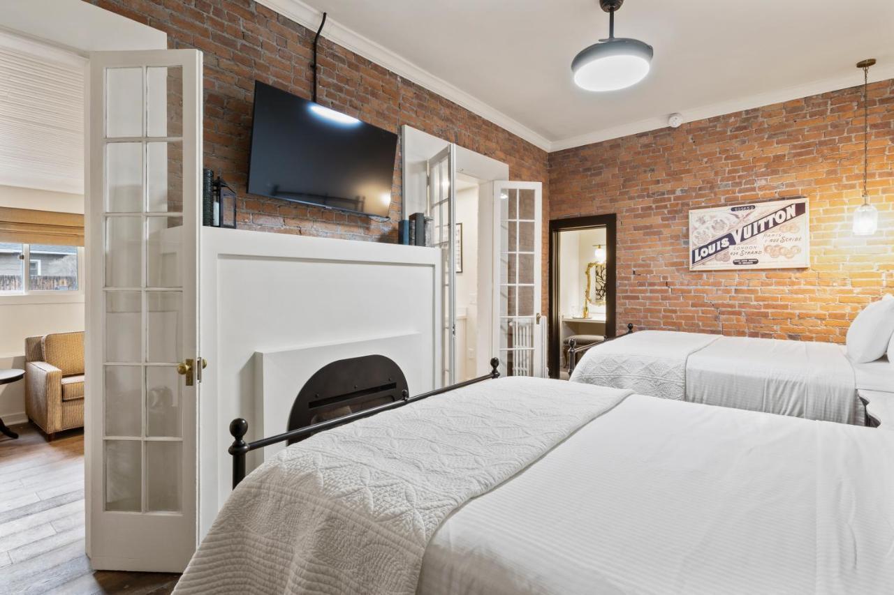 Bespoke Inn פלאגסטאף מראה חיצוני תמונה