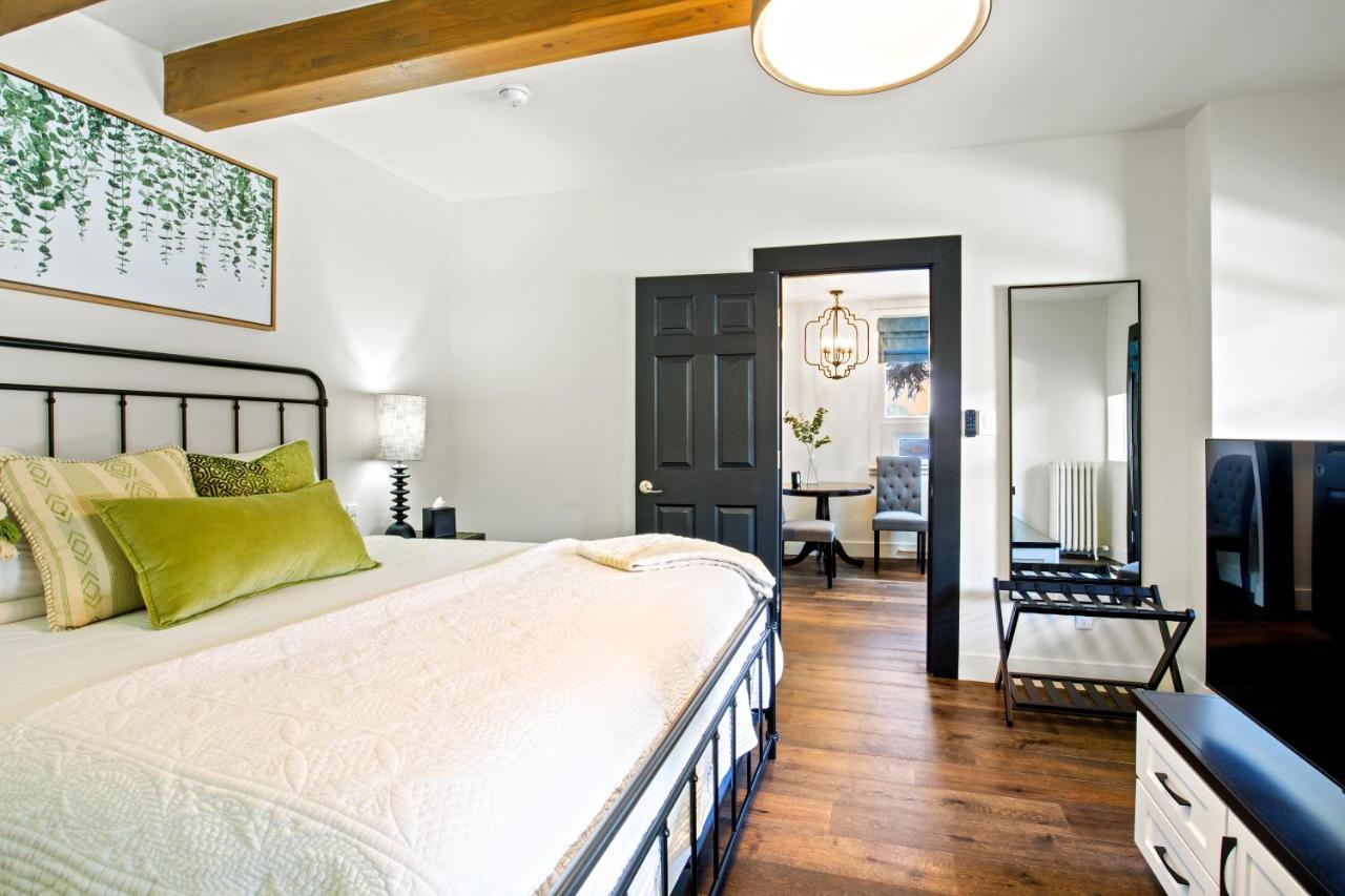 Bespoke Inn פלאגסטאף מראה חיצוני תמונה