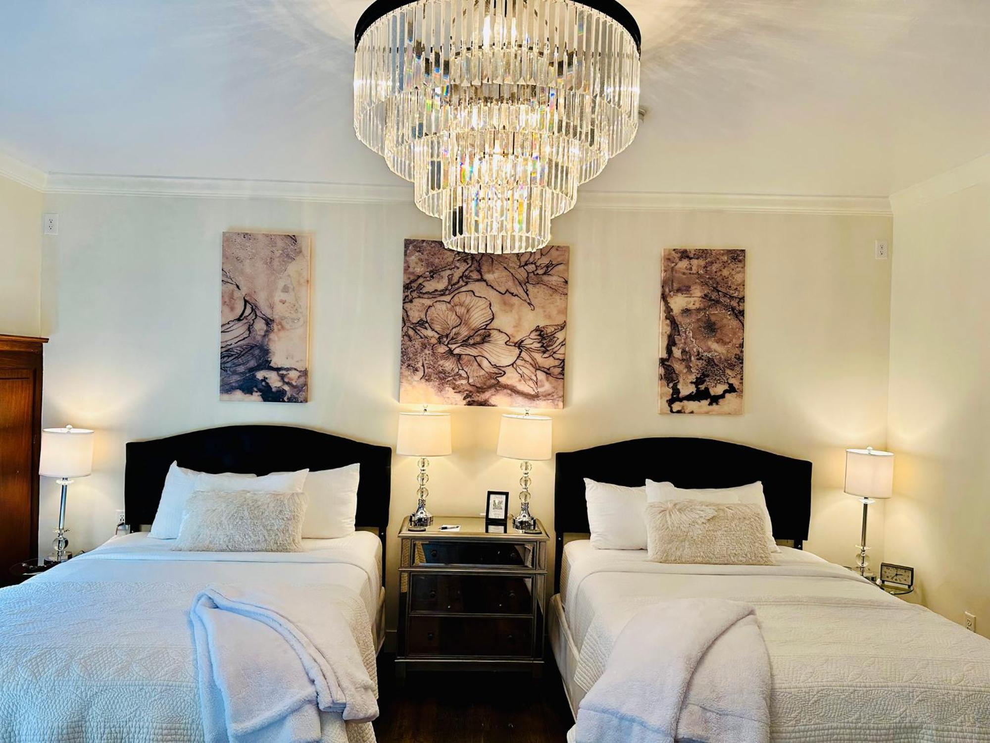 Bespoke Inn פלאגסטאף מראה חיצוני תמונה