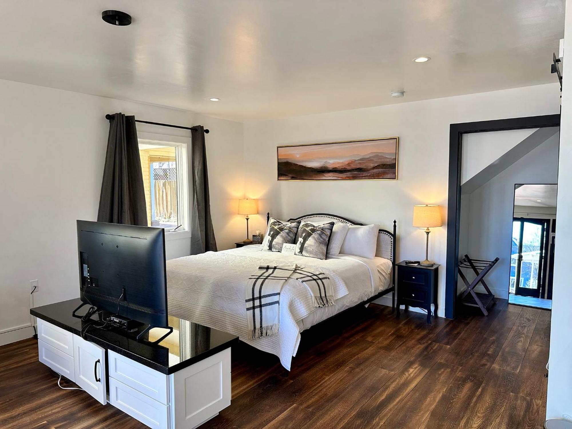 Bespoke Inn פלאגסטאף מראה חיצוני תמונה