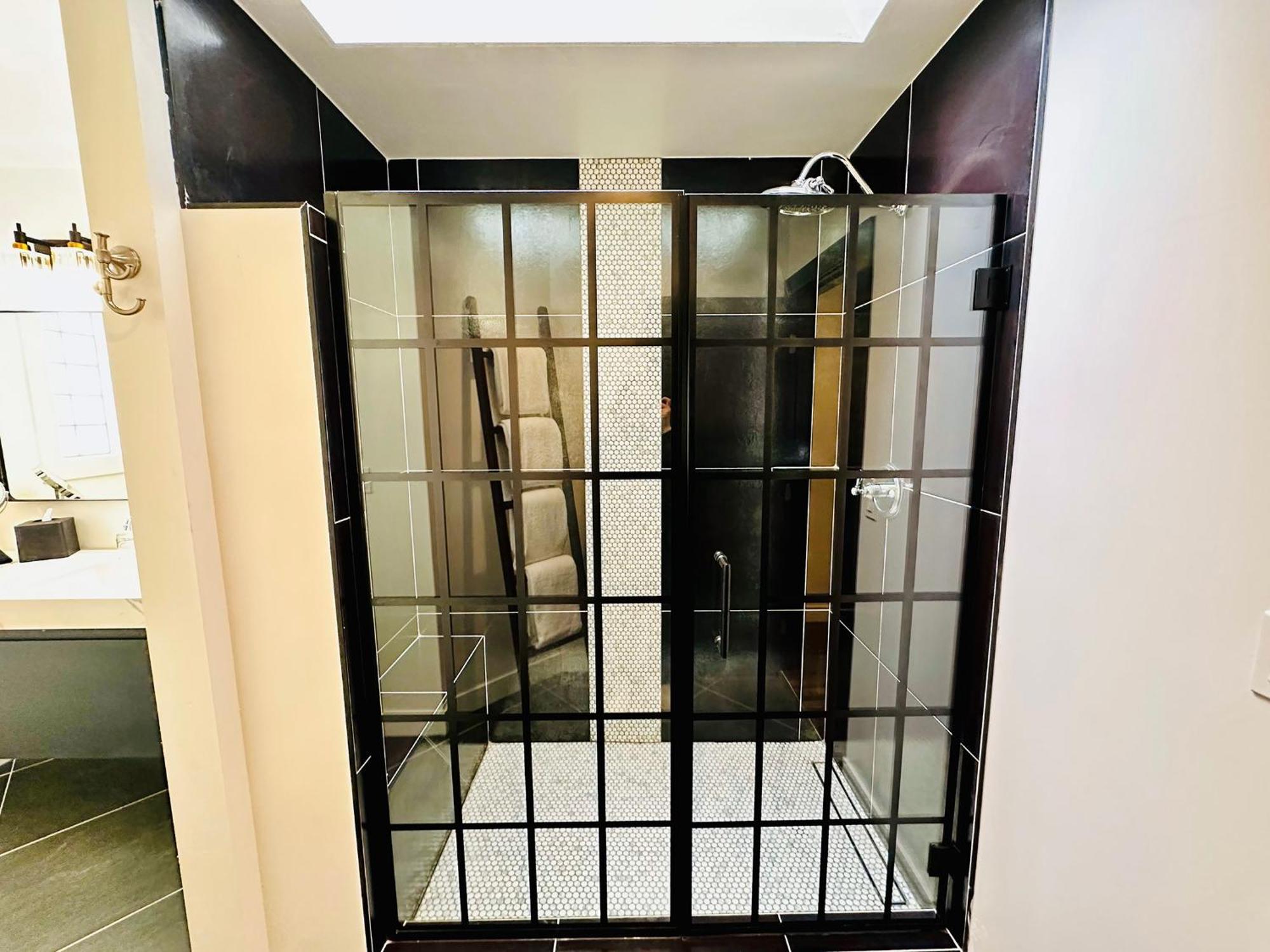 Bespoke Inn פלאגסטאף מראה חיצוני תמונה