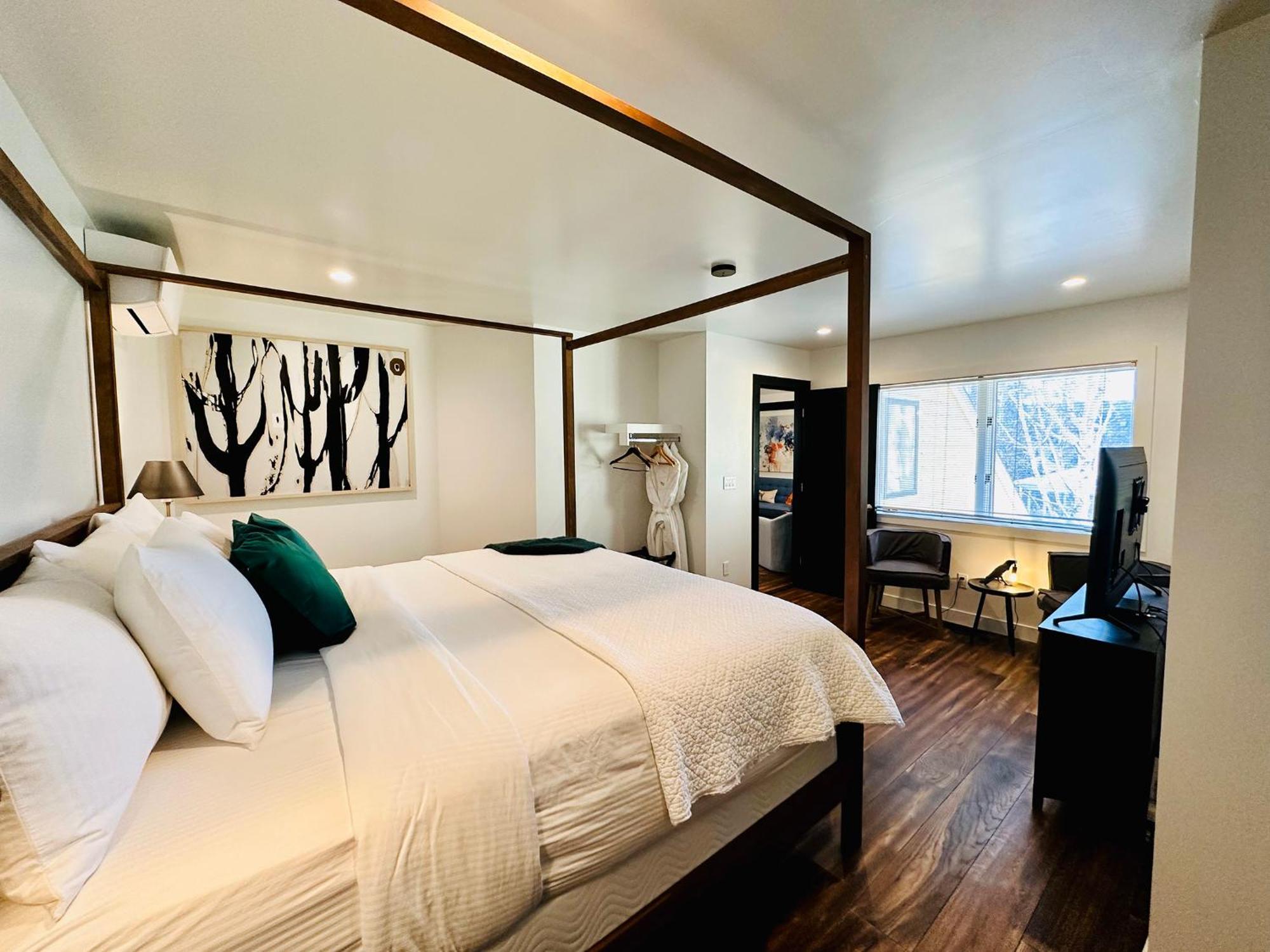 Bespoke Inn פלאגסטאף מראה חיצוני תמונה