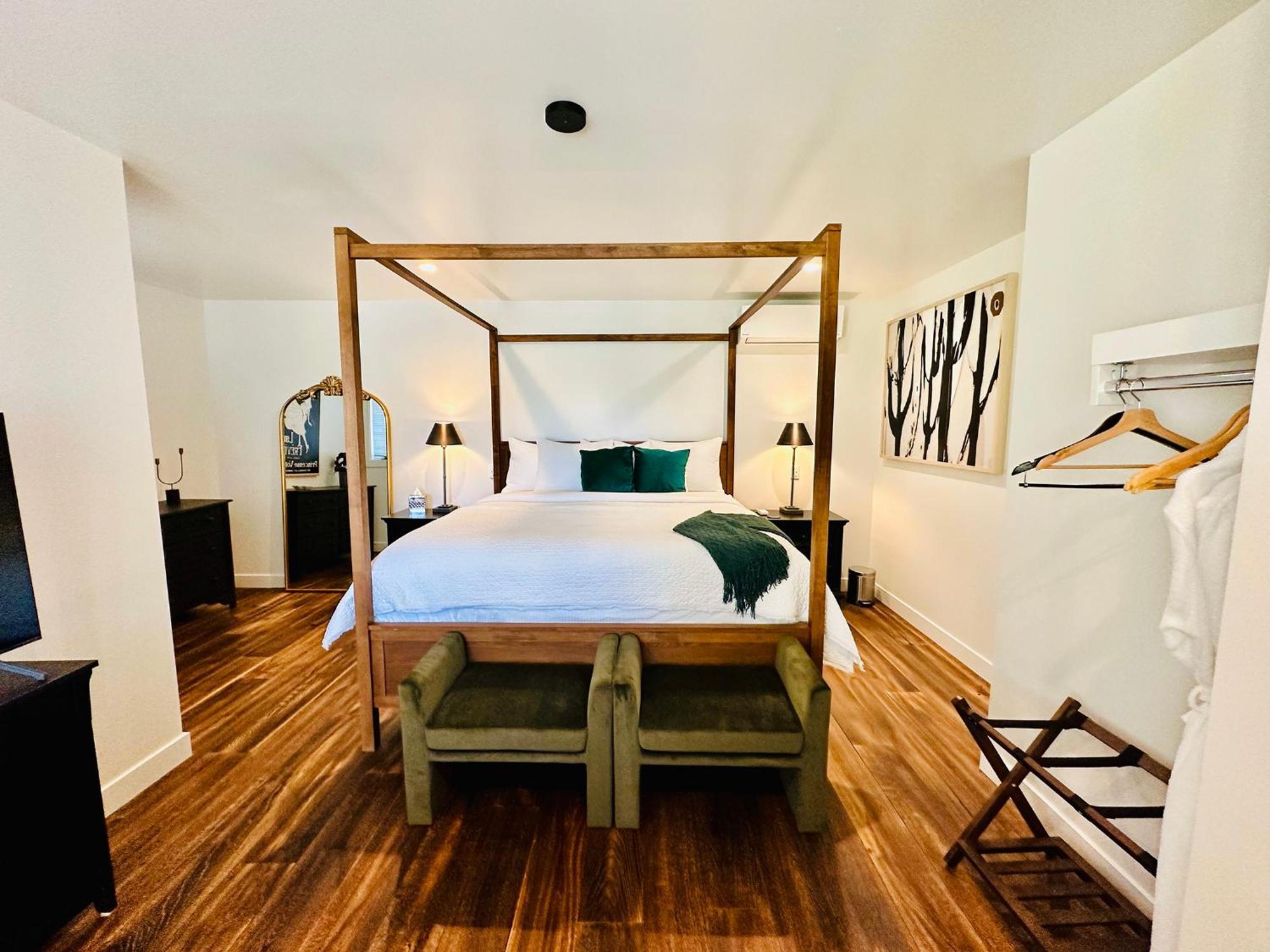 Bespoke Inn פלאגסטאף מראה חיצוני תמונה