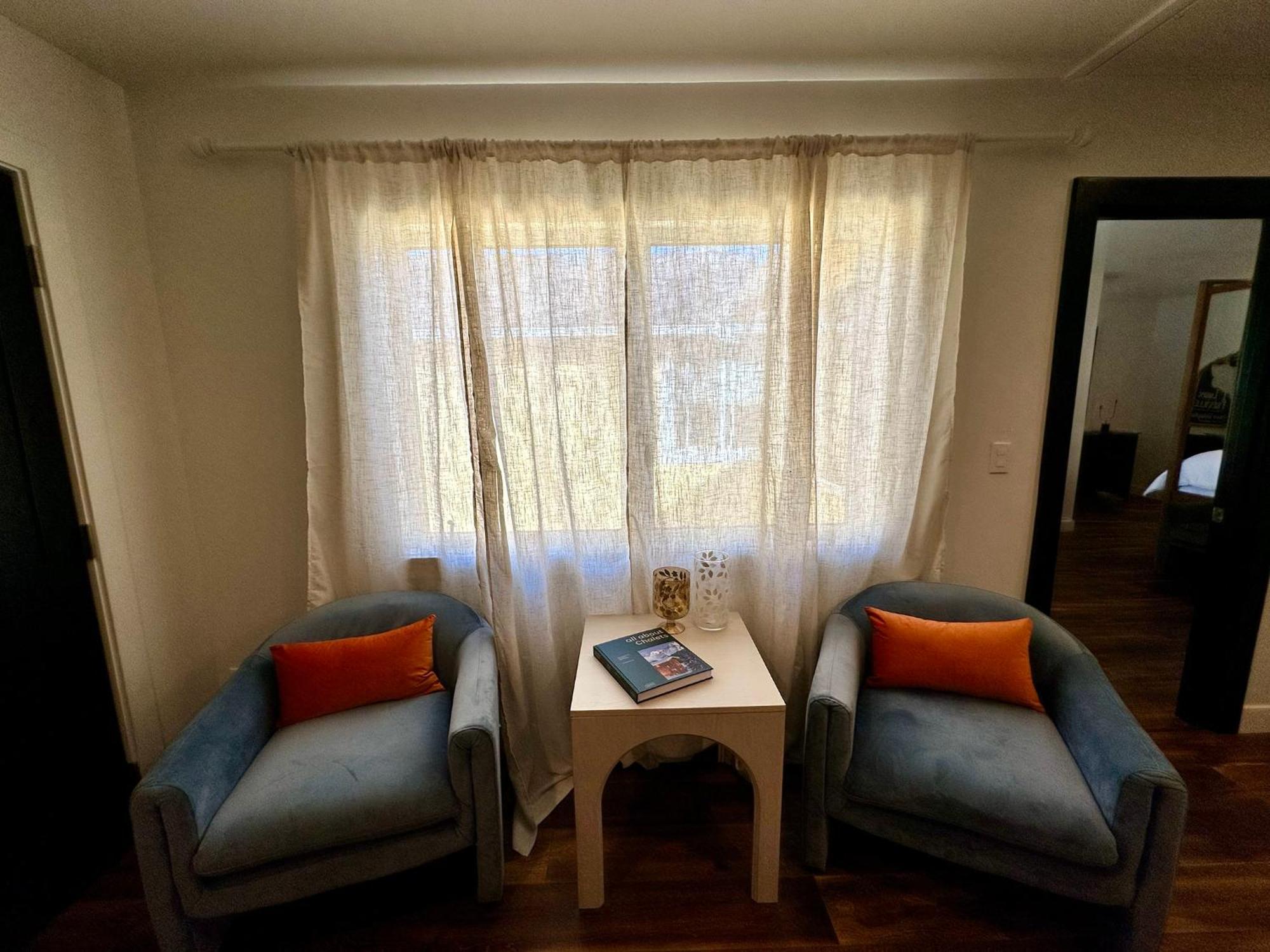 Bespoke Inn פלאגסטאף מראה חיצוני תמונה