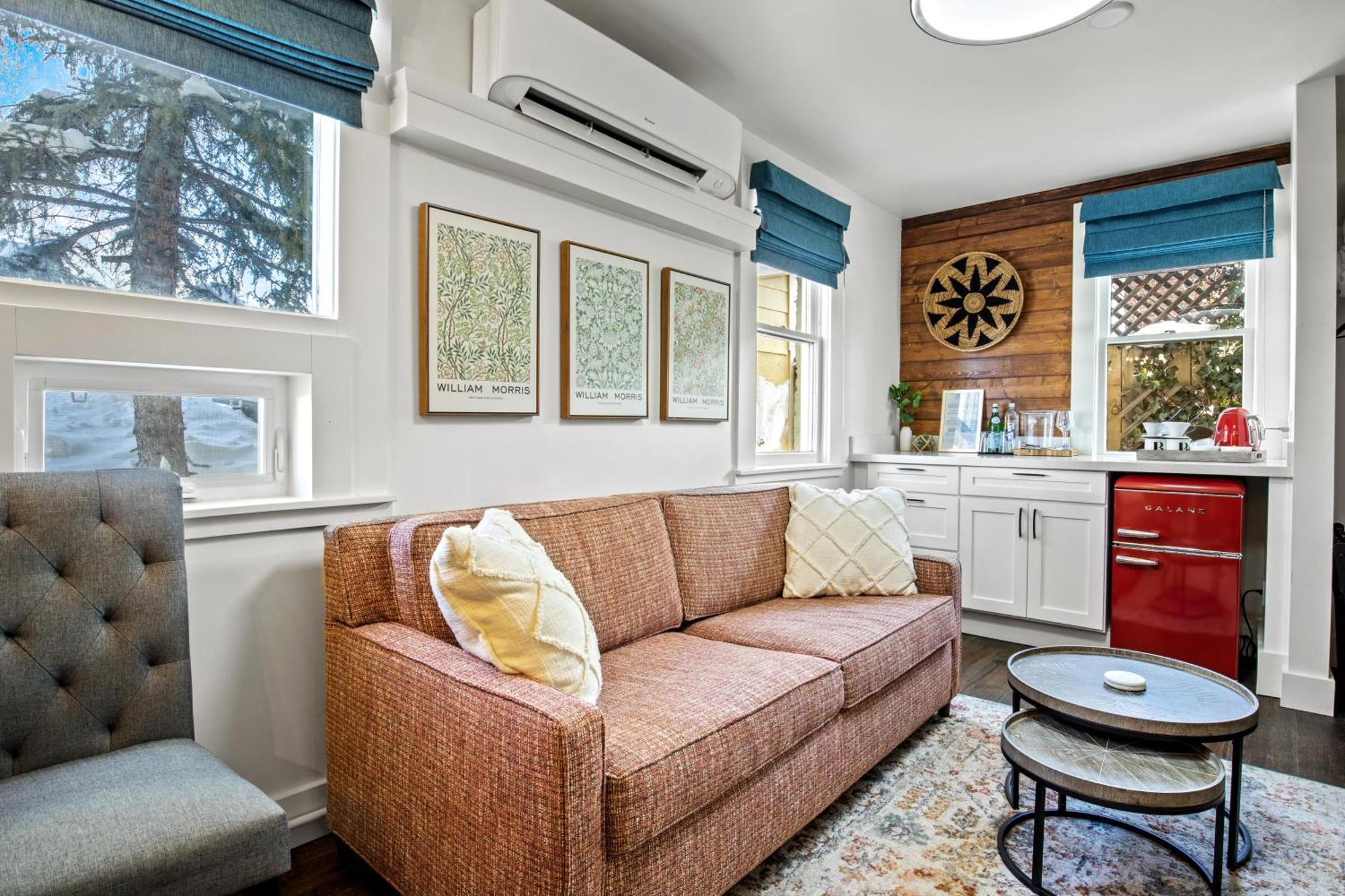 Bespoke Inn פלאגסטאף מראה חיצוני תמונה